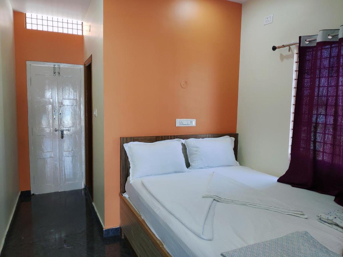 Vijayanagara Home Stay Hampi Εξωτερικό φωτογραφία